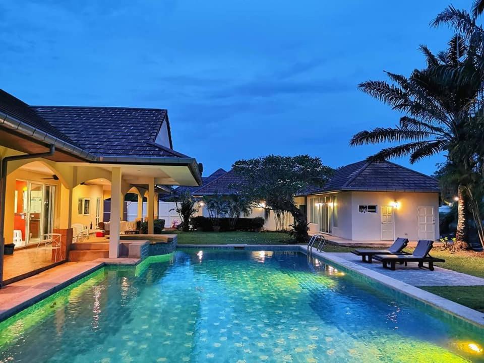 Px Pool Villa Pattaya Nong Prue Luaran gambar